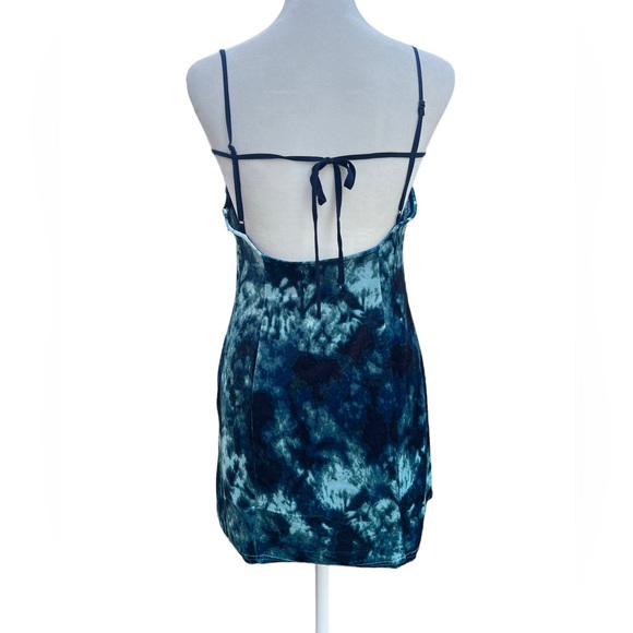 URBAN OUTFITTERS Dreamy Marbled Blue Velvet Stretch Bodycon Mini Dress Size Med - Picture 2 of 11